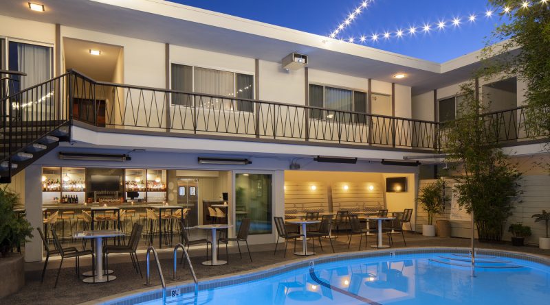 the-pearl-hotel_pool-dusk