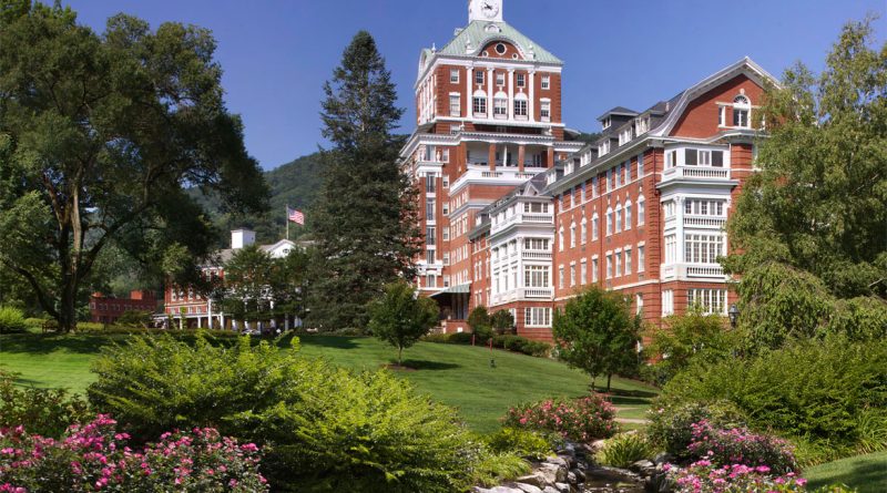 homrst-omni-homestead-resort-exterior-1